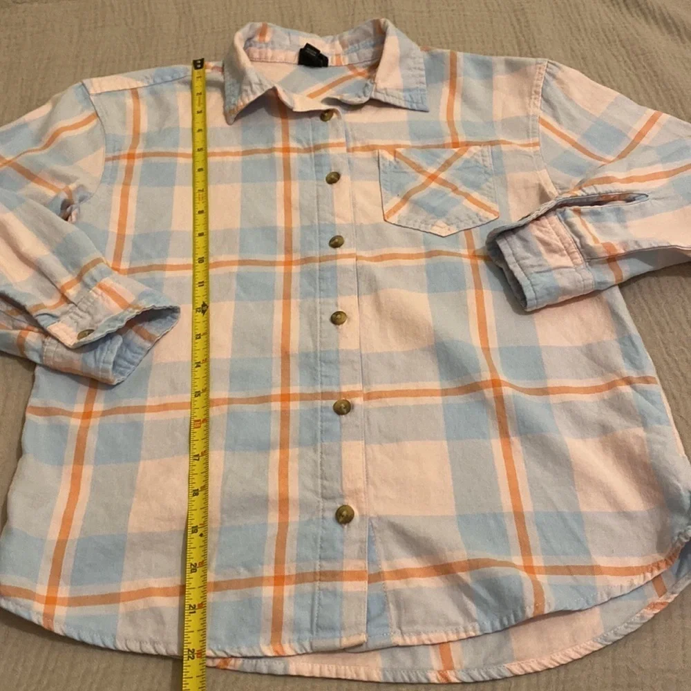 Art Class plaid cotton shirt . Size M (8)